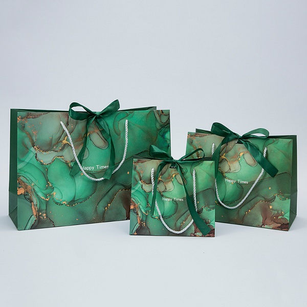 Tryckta papperspåsar